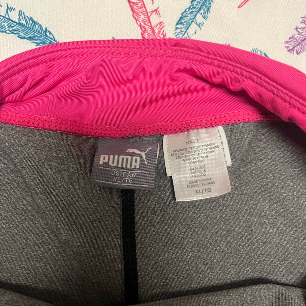 Black and Gray Patterned Leggings with Pink Trim - Picture 4 of 4